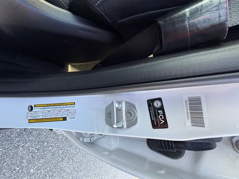 Used 2025 Jeep Grand Cherokee Laredo w/ Luxury Tech Group I image 39