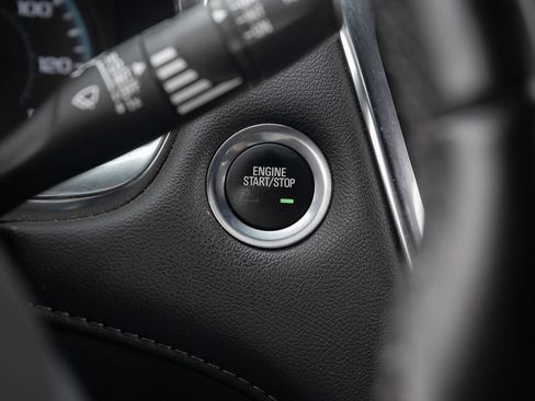 Used 2023 Chevrolet Traverse LT FWD image 28
