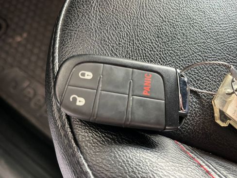 Used 2025 Jeep Compass Trailhawk image 21