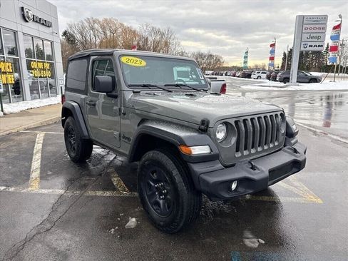 Used 2023 Jeep Wrangler Sport image 7