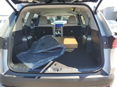 New 2026 Toyota Grand Highlander AWD Hybrid image 9