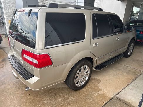 Used 2008 Lincoln Navigator 2WD image 5