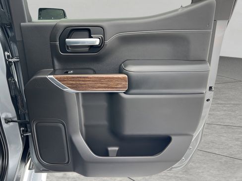 Used 2019 Chevrolet Silverado 1500 High Country w/ Technology Package image 30