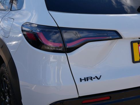 Used 2024 Honda HR-V EX-L image 17