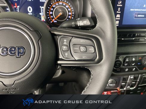 Used 2025 Jeep Wrangler Unlimited Sport AWD/4WD image 23