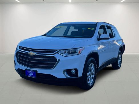 Certified 2020 Chevrolet Traverse LT image 1