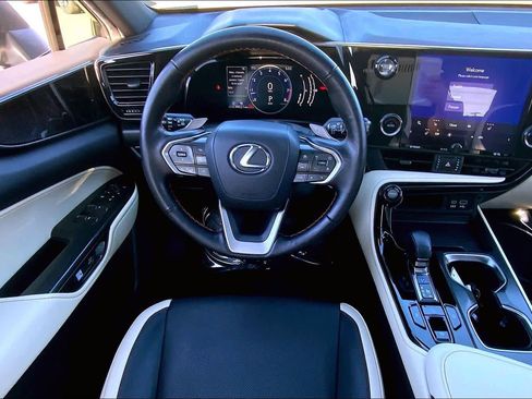 Used 2024 Lexus NX 250 FWD w/ Cold Area Package image 6