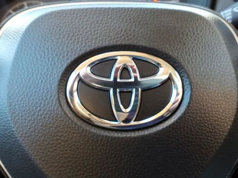 Used 2023 Toyota Corolla Cross LE image 18