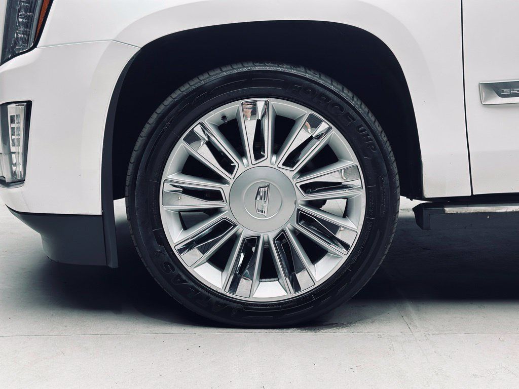 Used 2016 Cadillac Escalade Platinum AWD/4WD image 37