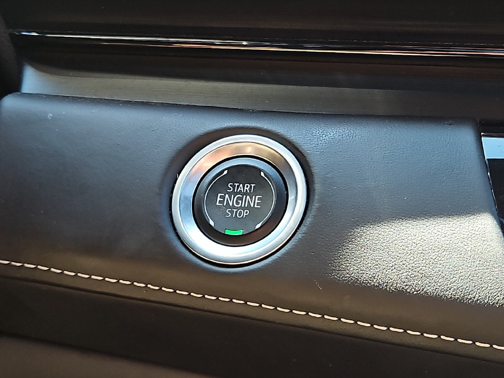 Used 2024 Cadillac Escalade ESV V w/ LPO, Floor Liner Package AWD/4WD image 27