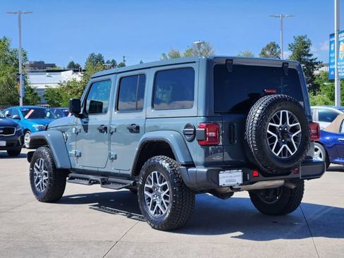 Used 2024 Jeep Wrangler Unlimited Sahara w/ Technology Group AWD/4WD image 5