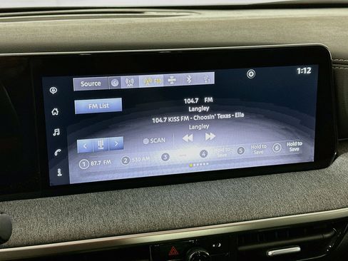 Used 2025 Nissan Kicks SV AWD/4WD image 19