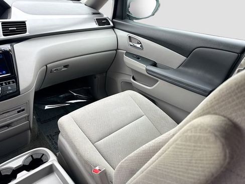 Used 2016 Honda Odyssey SE image 21