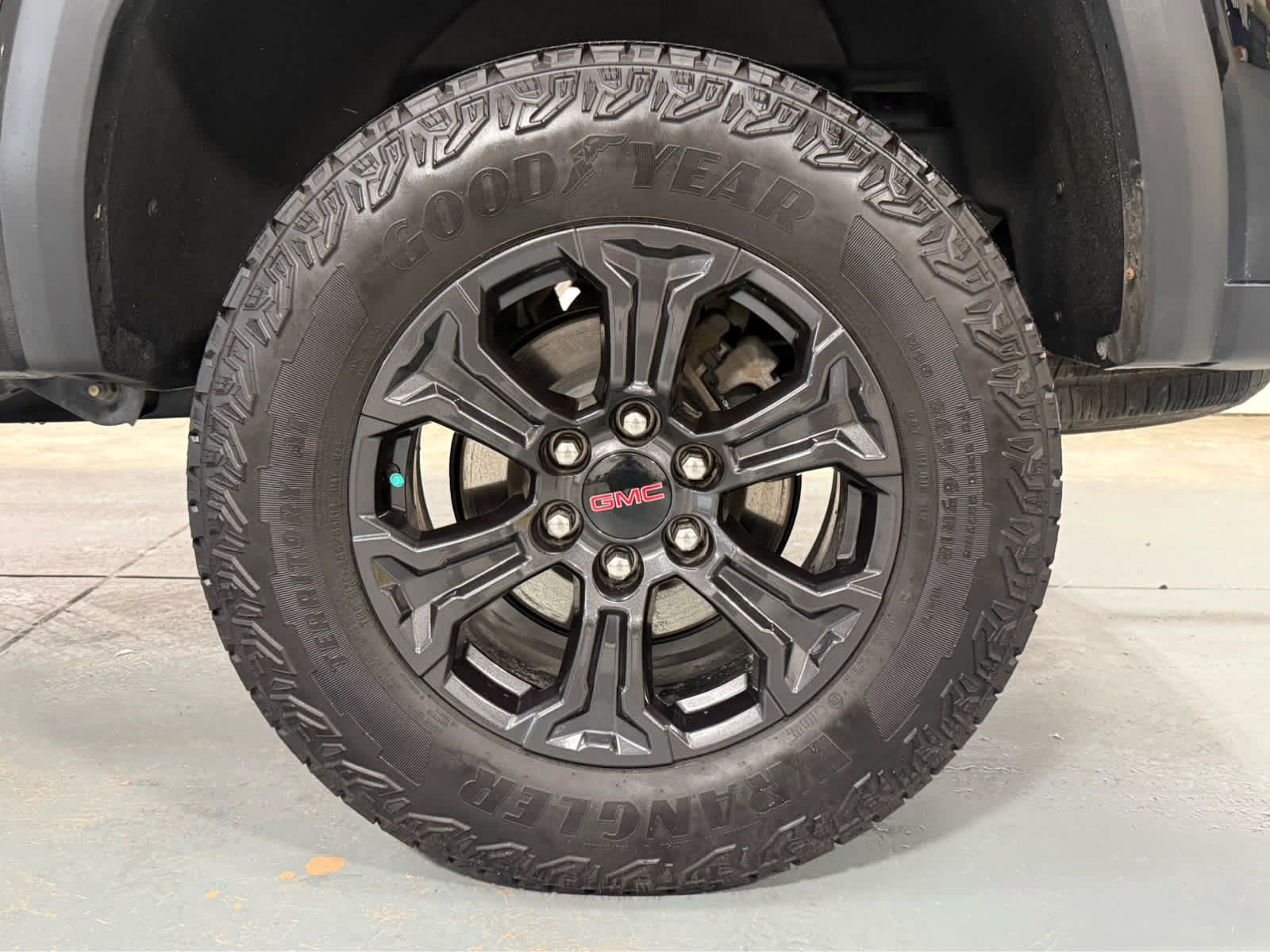 Used 2024 GMC Canyon Elevation w/ Convenience Package AWD/4WD image 11