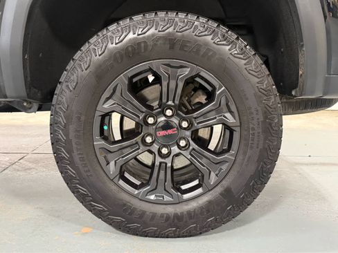 Used 2024 GMC Canyon Elevation w/ Convenience Package AWD/4WD image 11