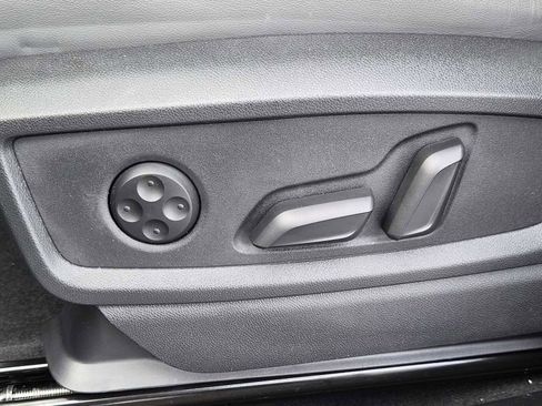 Certified 2025 Audi SQ5 Premium Plus image 16