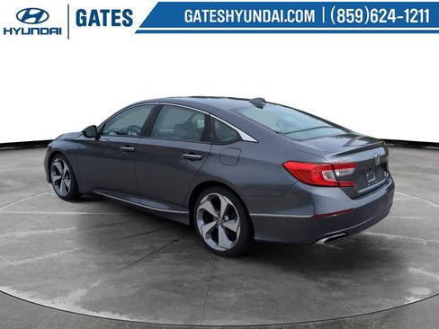Used 2018 Honda Accord Touring image 7