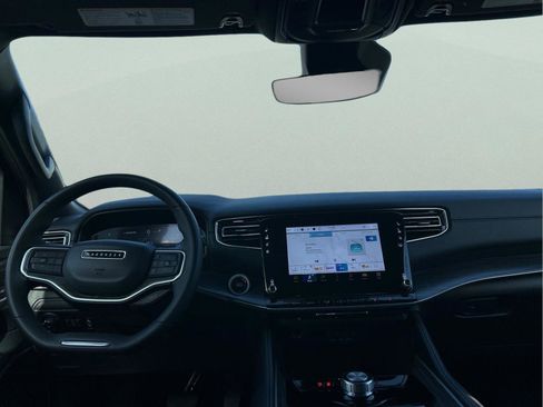 Certified 2024 Jeep Wagoneer L Series II w/ Flexible Seating Group image 10