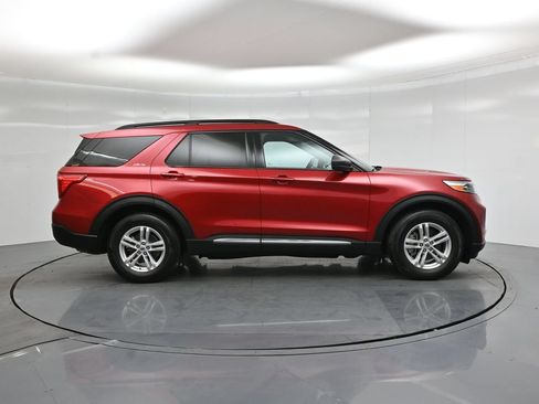Used 2023 Ford Explorer XLT RWD image 24