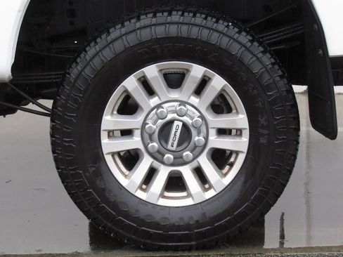 Used 2017 Ford F350 XLT w/ XLT Value Package image 26