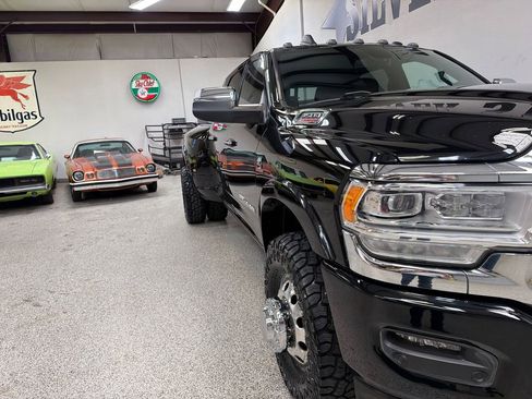 Used 2022 RAM 3500 Limited AWD/4WD image 40