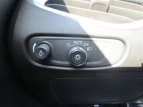 Used 2024 Chevrolet Malibu LT image 37