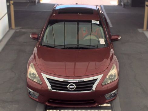 Used 2013 Nissan Altima 2.5 SL w/ Technology Pkg FWD image 2