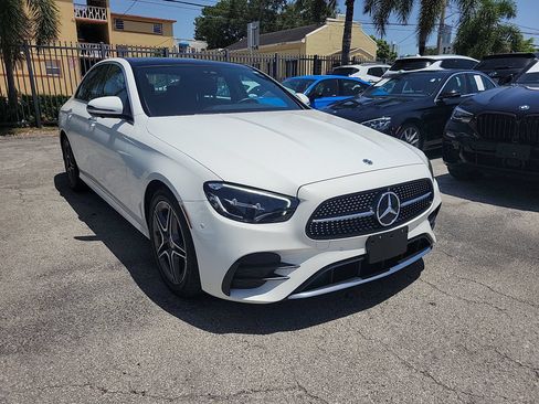 Used 2023 Mercedes-Benz E 350 4MATIC Sedan image 3
