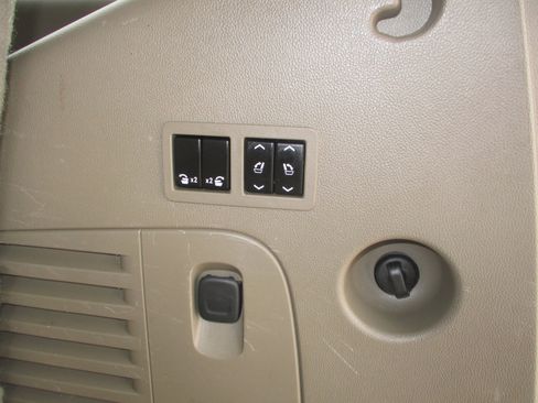 Used 2017 Chevrolet Tahoe Premier image 14