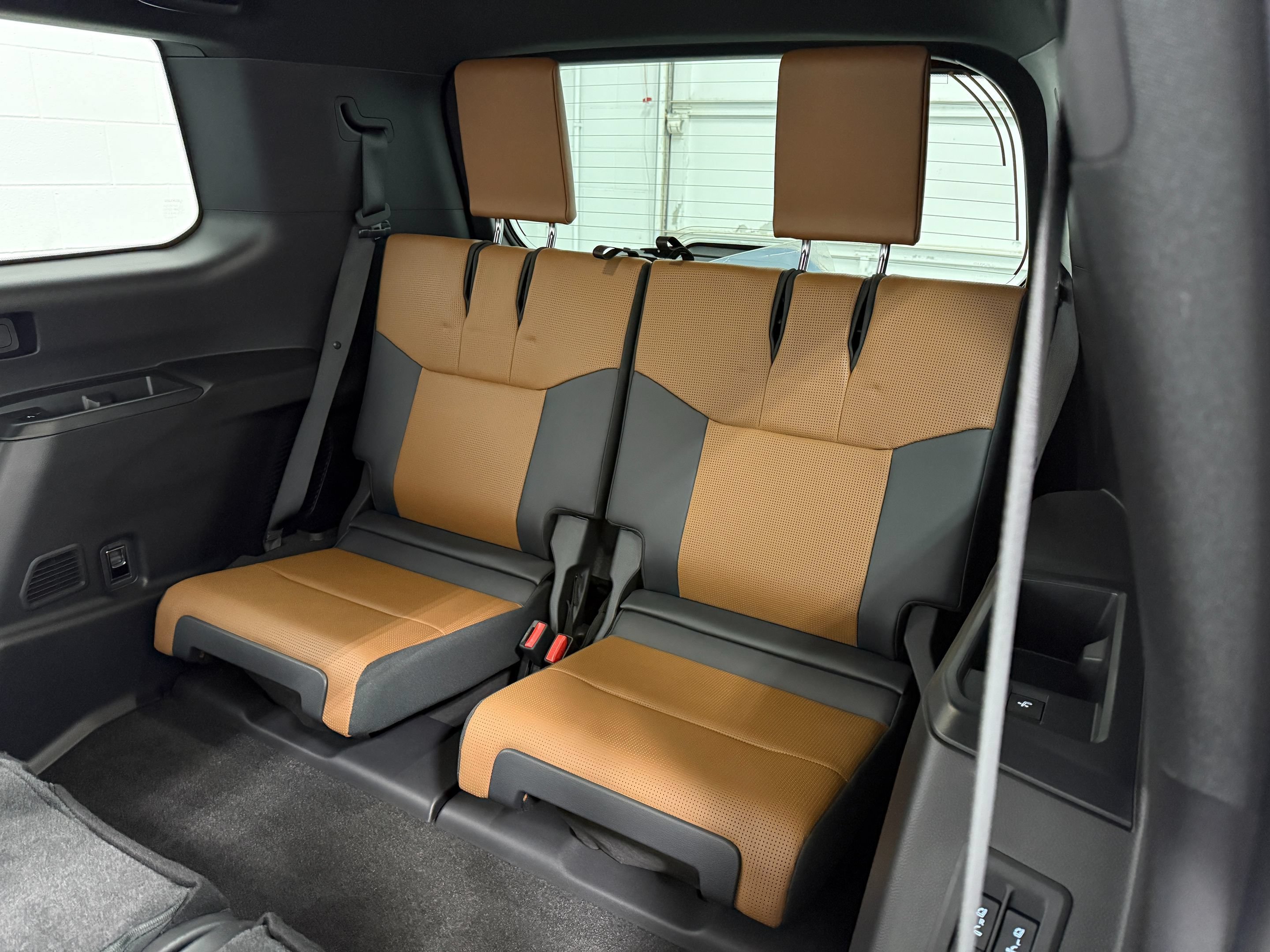 Used 2025 Lexus GX 550 w/ Accessory Package (Z1) AWD/4WD image 16