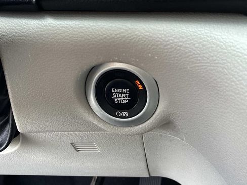 Used 2023 Chrysler Voyager LX FWD image 30