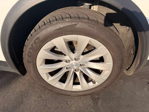 Used 2018 Tesla Model X 100D AWD/4WD image 29