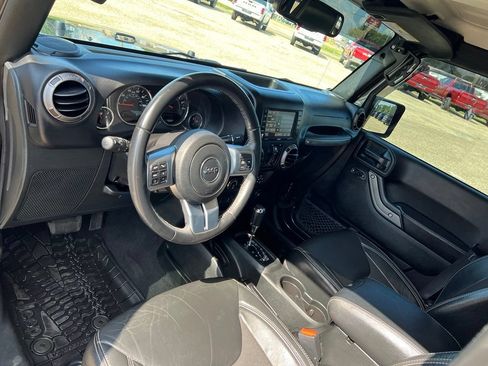 Used 2018 Jeep Wrangler Unlimited Sport AWD/4WD image 25