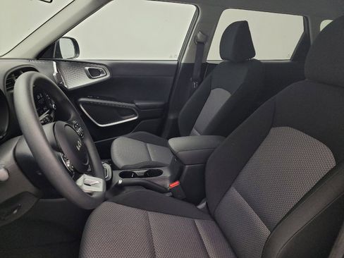 Used 2025 Kia Soul LX w/ LX Technology Package image 17