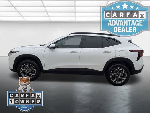 Certified 2025 Chevrolet Trax LT FWD image 23