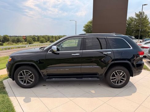 Used 2020 Jeep Grand Cherokee Limited AWD/4WD image 7