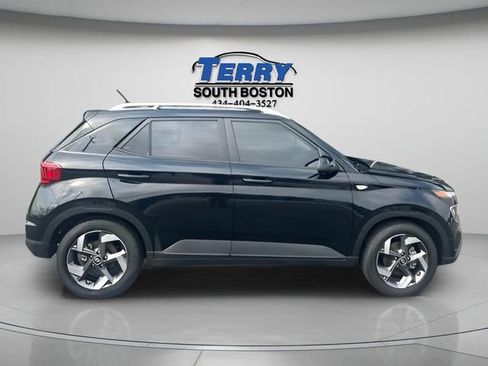 Used 2023 Hyundai Venue SEL w/ Cargo Package FWD image 1