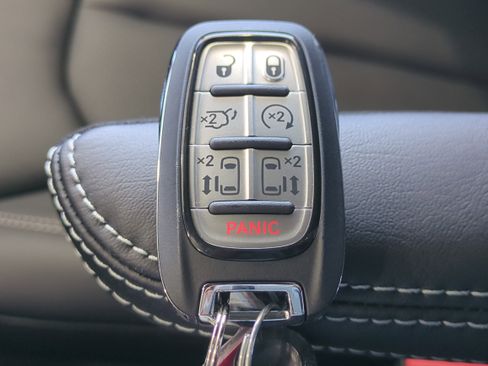 New 2026 Chrysler Pacifica Select image 31