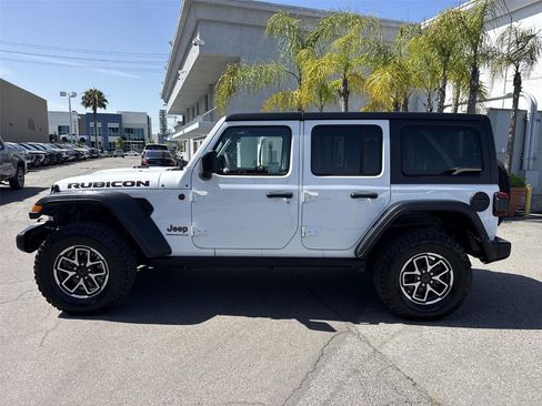 Used 2025 Jeep Wrangler Unlimited Rubicon AWD/4WD image 6