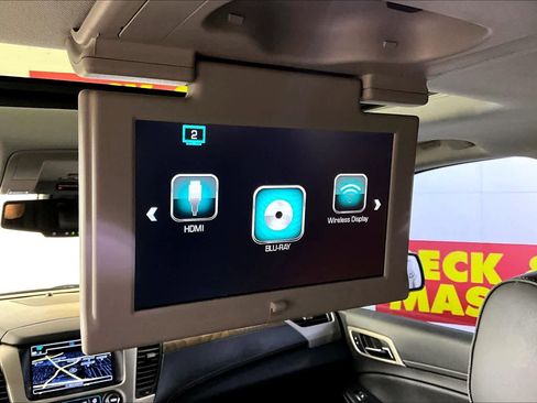 Used 2020 GMC Yukon Denali w/ Denali Premium Package image 31