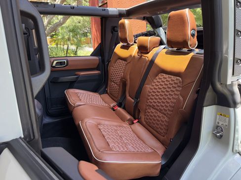 Used 2024 Ford Bronco Outer Banks AWD/4WD image 25