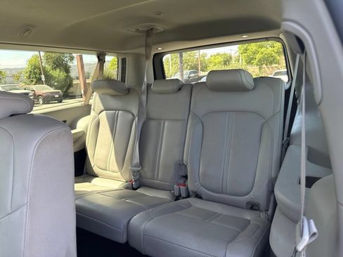 Used 2024 Jeep Wagoneer L Series II RWD image 19