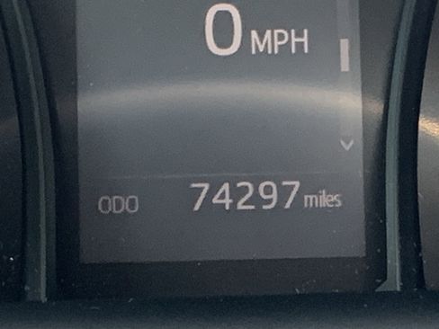 Used 2019 Toyota Camry SE image 22