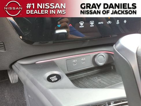 New 2026 Nissan Sentra SR w/ Floor Mat Package FWD image 18
