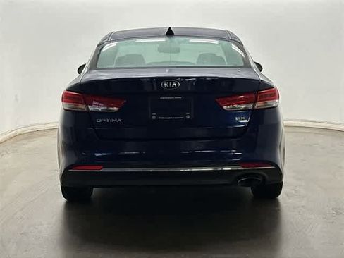 Used 2018 Kia Optima EX image 4