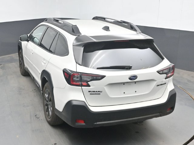 Used 2025 Subaru Outback Onyx Edition AWD/4WD image 22