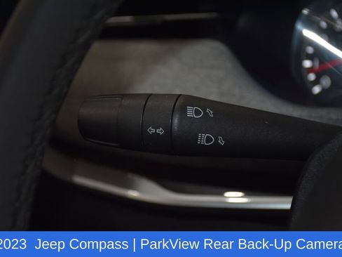 Used 2023 Jeep Compass Latitude image 10