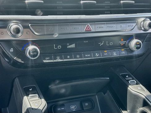 Used 2021 Kia Telluride EX w/ EX Premium Package AWD/4WD image 16