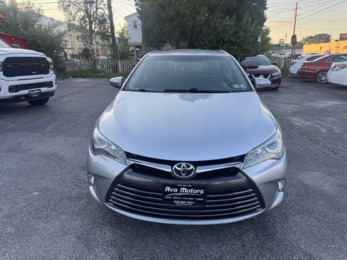 Used 2017 Toyota Camry SE FWD image 3