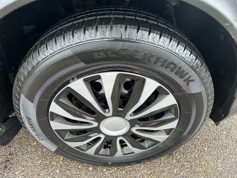 Used 2017 Nissan Rogue Sport S image 27